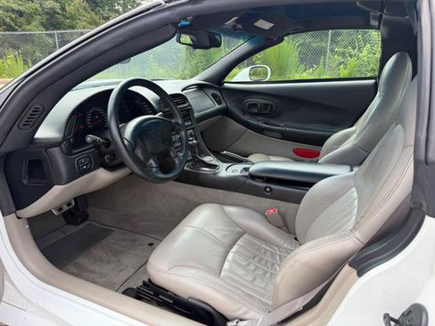 Used 1998 Chevrolet Corvette Coupe RWD image 23