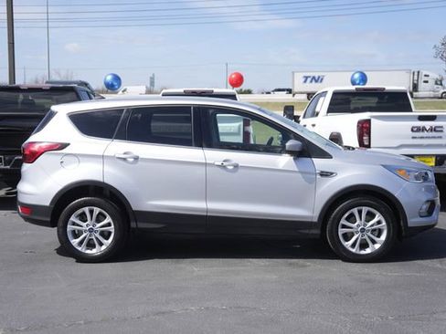 Used 2019 Ford Escape SE image 5