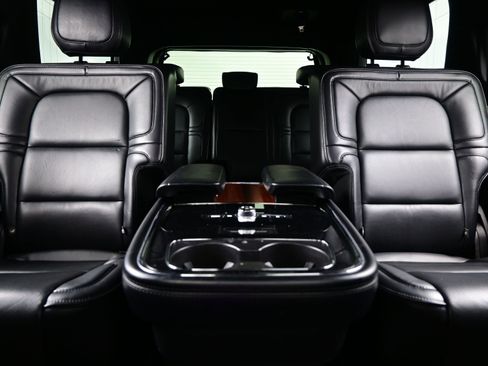 Used 2019 Lincoln Navigator L Reserve image 16