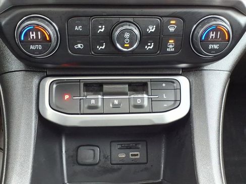 Used 2021 GMC Acadia SLT w/ Elevation Edition image 16