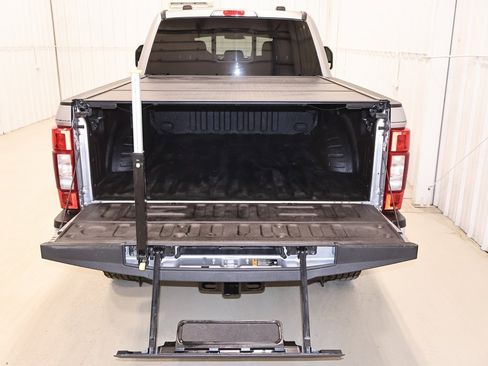 Used 2021 Ford F350 Lariat w/ Lariat Ultimate Package image 38