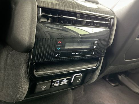 Used 2022 Jeep Wagoneer Series III w/ Premium Group I image 26