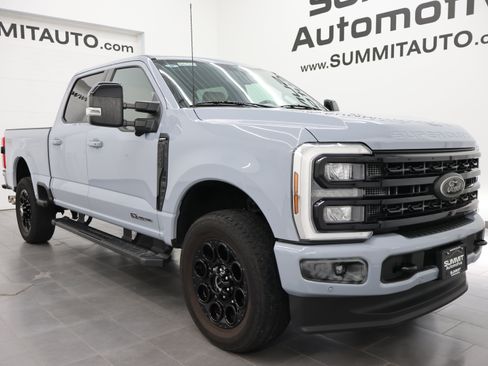 Used 2024 Ford F250 Lariat w/ Lariat Ultimate Package AWD/4WD image 2