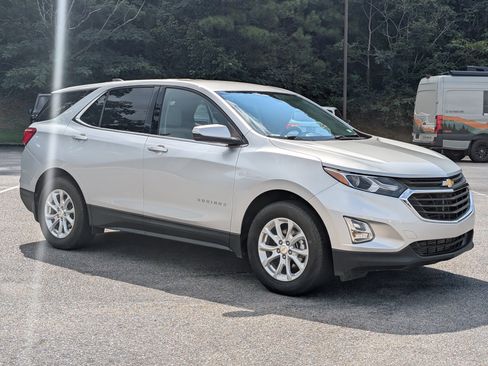 Used 2018 Chevrolet Equinox LT FWD image 11