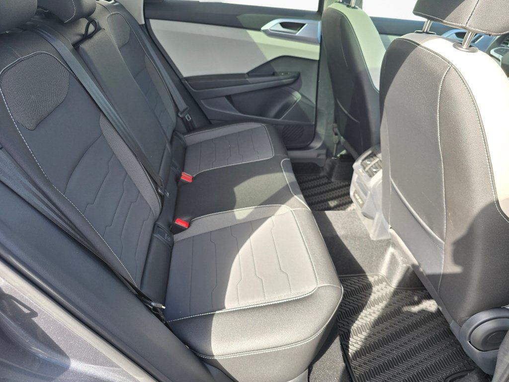 New 2026 Volkswagen Taos SE AWD/4WD image 35