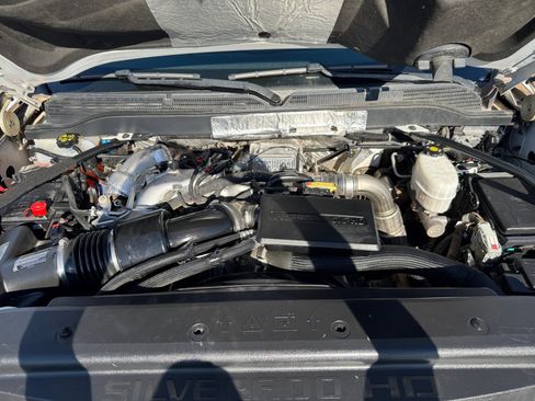 Used 2018 Chevrolet Silverado 3500 LTZ image 32