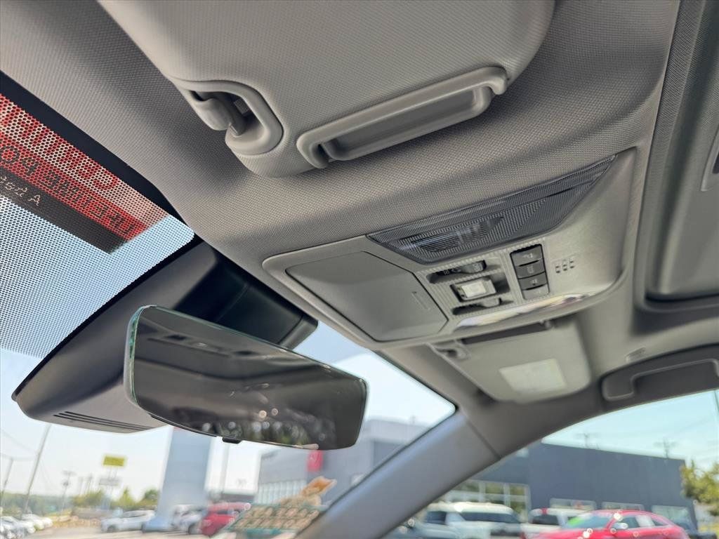 Used 2025 Toyota RAV4 XLE w/ Convenience Package FWD image 26