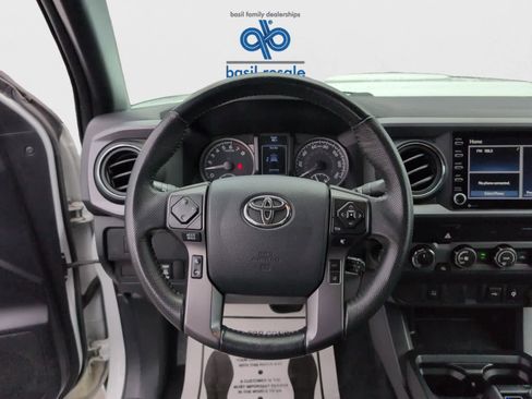 Used 2020 Toyota Tacoma TRD Sport image 13
