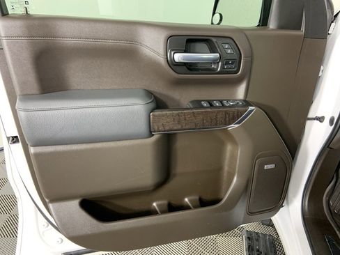 Used 2022 GMC Sierra 1500 Denali w/ Denali Premium Package image 34