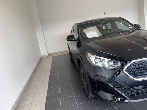 Used 2026 BMW X2 xDrive28i w/ Technology Package image 5