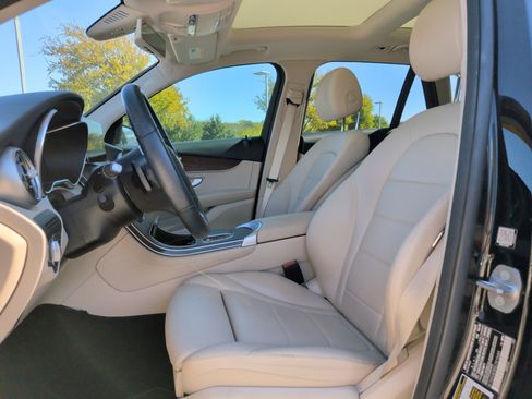 Used 2020 Mercedes-Benz GLC 300 image 16