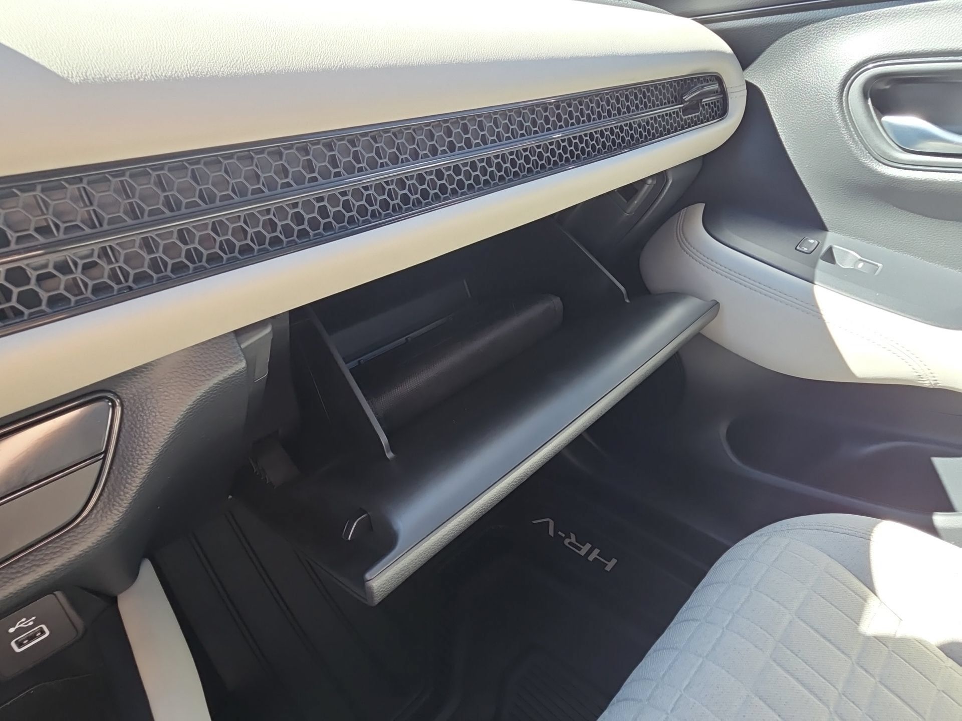 Used 2025 Honda HR-V LX image 28