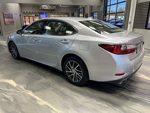 Used 2017 Lexus ES 350 350 w/ Luxury Package image 35