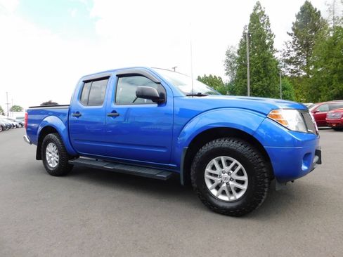 Used 2015 Nissan Frontier SV w/ SV Value Truck Package AWD/4WD image 1
