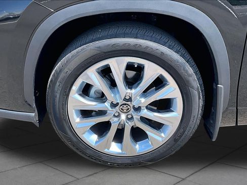 Used 2024 Toyota Highlander Limited AWD/4WD image 10