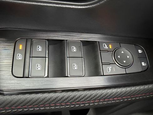New 2026 Nissan Kicks SR w/ Cold Weather Package FWD image 16