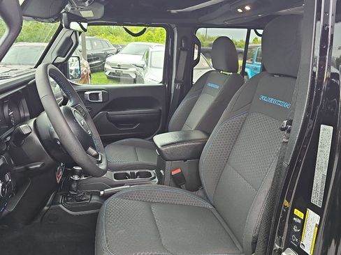 Used 2024 Jeep Wrangler Unlimited Rubicon 4xe w/ Technology Group AWD/4WD image 3