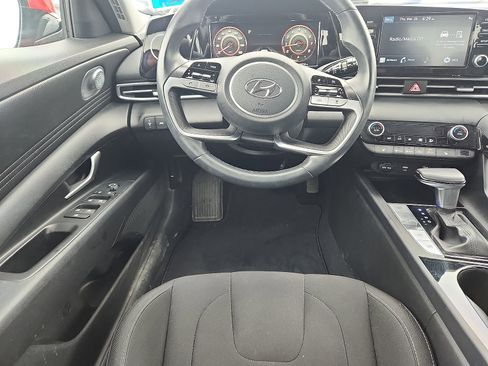 Certified 2021 Hyundai Elantra SEL w/ Convenience Package FWD image 10