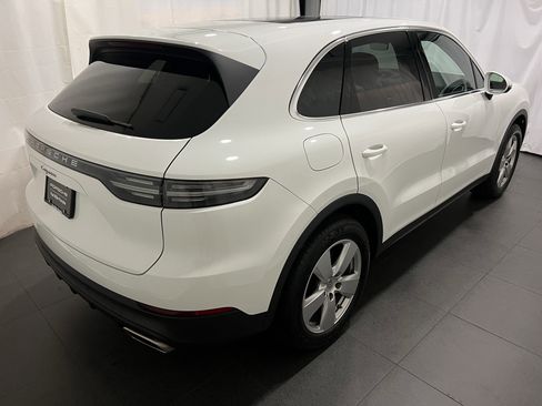 Certified 2022 Porsche Cayenne image 9