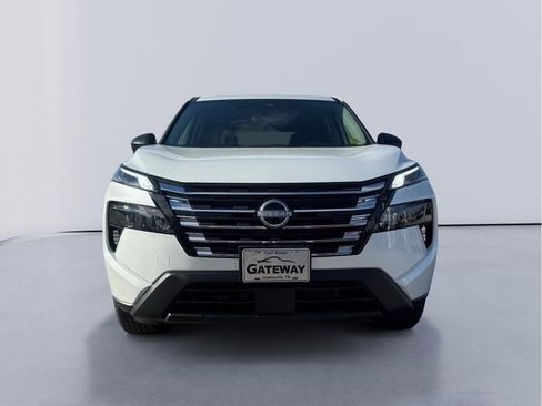 Used 2025 Nissan Rogue S image 8