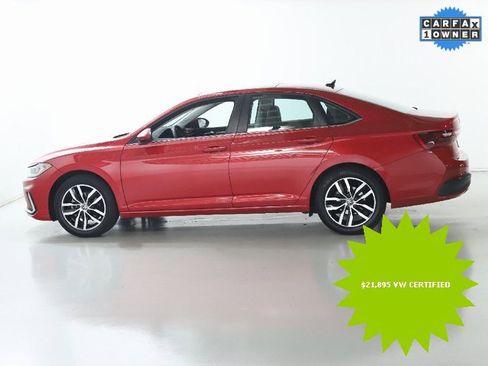 Certified 2025 Volkswagen Jetta SE image 38