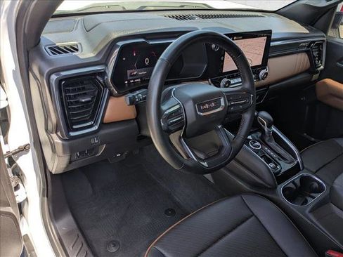Used 2023 GMC Canyon AT4 w/ AT4 Premium Package AWD/4WD image 10