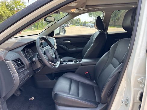 Used 2023 Nissan Rogue SV w/ SV Premium B Package AWD/4WD image 9