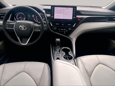 Used 2023 Toyota Camry XLE FWD image 15