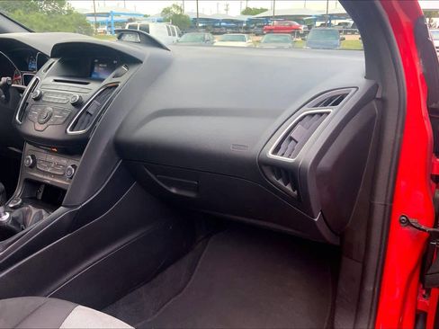 Used 2015 Ford Focus ST FWD image 14