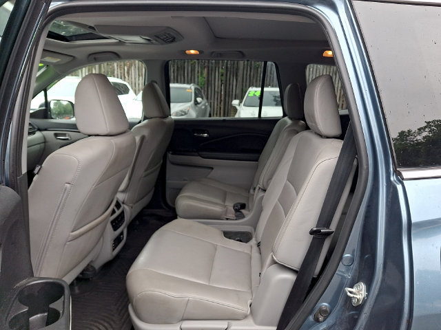 Used 2017 Honda Pilot Elite image 10