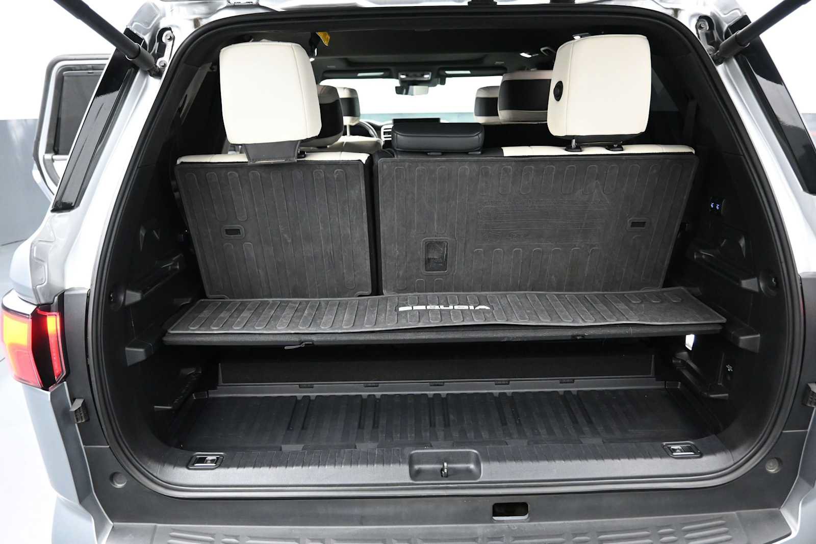 Used 2024 Toyota Sequoia Capstone AWD/4WD image 21