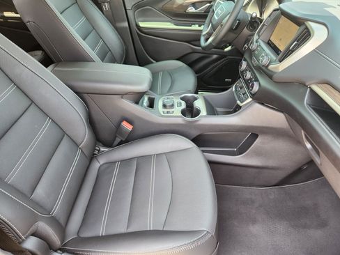 Used 2024 GMC Terrain Denali w/ Denali Premium Package AWD/4WD image 12