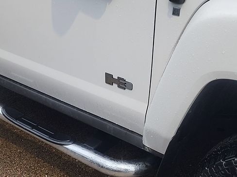 Used 2008 HUMMER H3 Luxury image 2