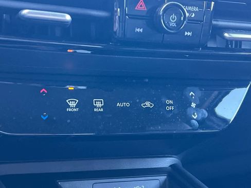 New 2026 Nissan Kicks SR w/ Illumination Package image 24