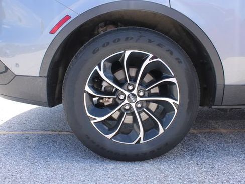 Used 2024 Lincoln Nautilus Premier AWD/4WD image 33