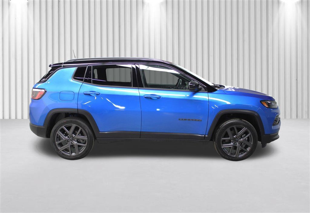 New 2026 Jeep Compass Limited AWD/4WD image 2
