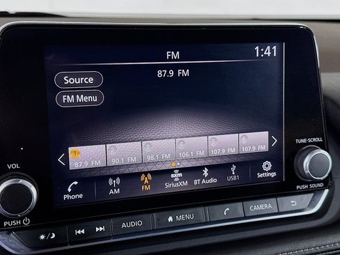 Used 2023 Nissan Rogue SV image 21