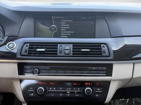 Used 2011 BMW 550i 550i image 17