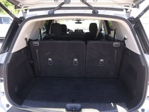 Certified 2025 Nissan Pathfinder SV AWD/4WD image 7