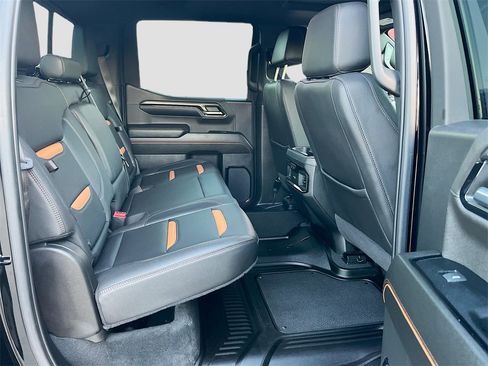 Used 2024 GMC Sierra 1500 AT4 w/ Technology Package image 28