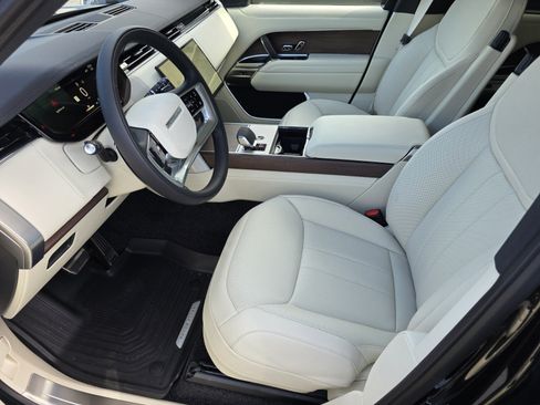 New 2026 Land Rover Range Rover Long Wheelbase SE AWD/4WD image 10