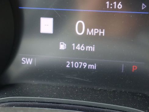 Used 2020 Buick Encore GX Essence w/ Experience Buick Package FWD image 10