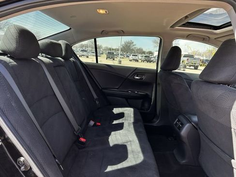 Used 2017 Honda Accord EX image 28