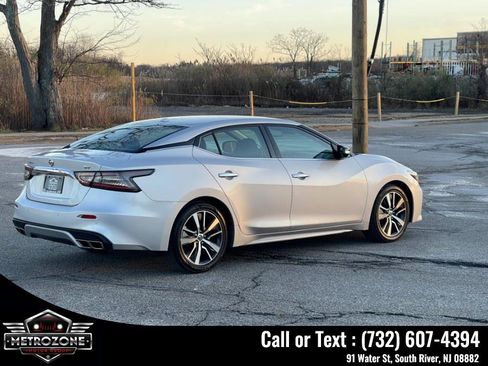 Used 2020 Nissan Maxima 3.5 SV w/ Floor Mat Group FWD image 10