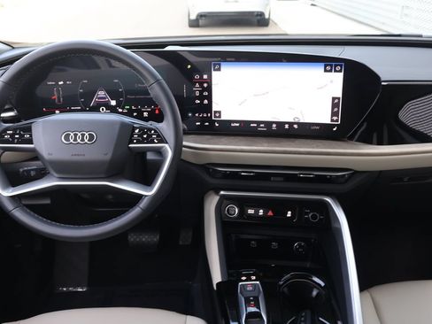 Used 2025 Audi Q5 Premium w/ Convenience Package AWD/4WD image 15
