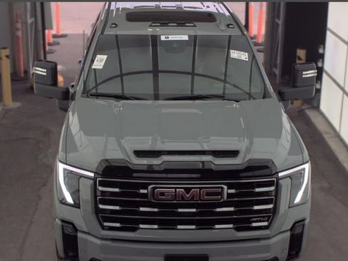 Used 2025 GMC Sierra 2500 AT4 w/ AT4 Premium Plus Package AWD/4WD image 2