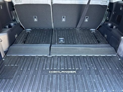 Certified 2025 Toyota Highlander XLE AWD/4WD image 15