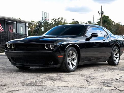Used 2016 Dodge Challenger R/T w/ Sound Group RWD image 3