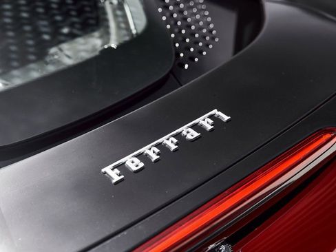 Used 2021 Ferrari SF90 Stradale AWD/4WD image 12