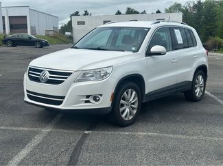 Used 2011 Volkswagen Tiguan SE AWD/4WD video 1